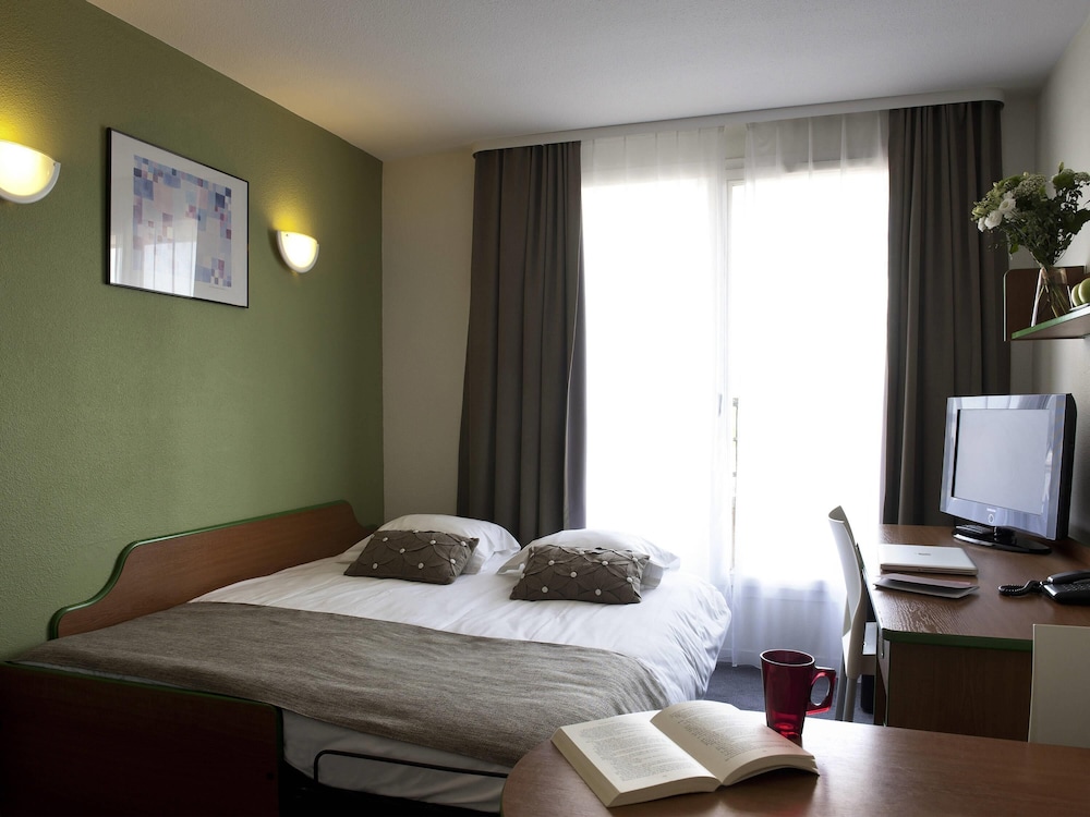 Adagio Access Bordeaux Rodesse 8/32
