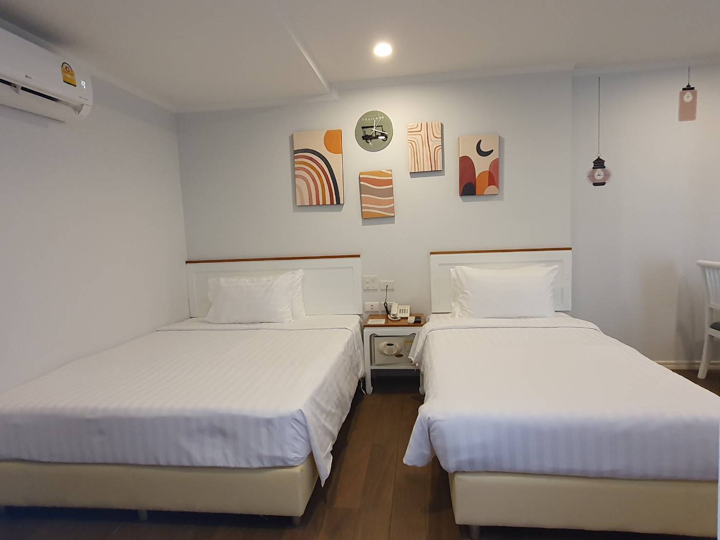 J Place Hotel by ZUZU 18/50