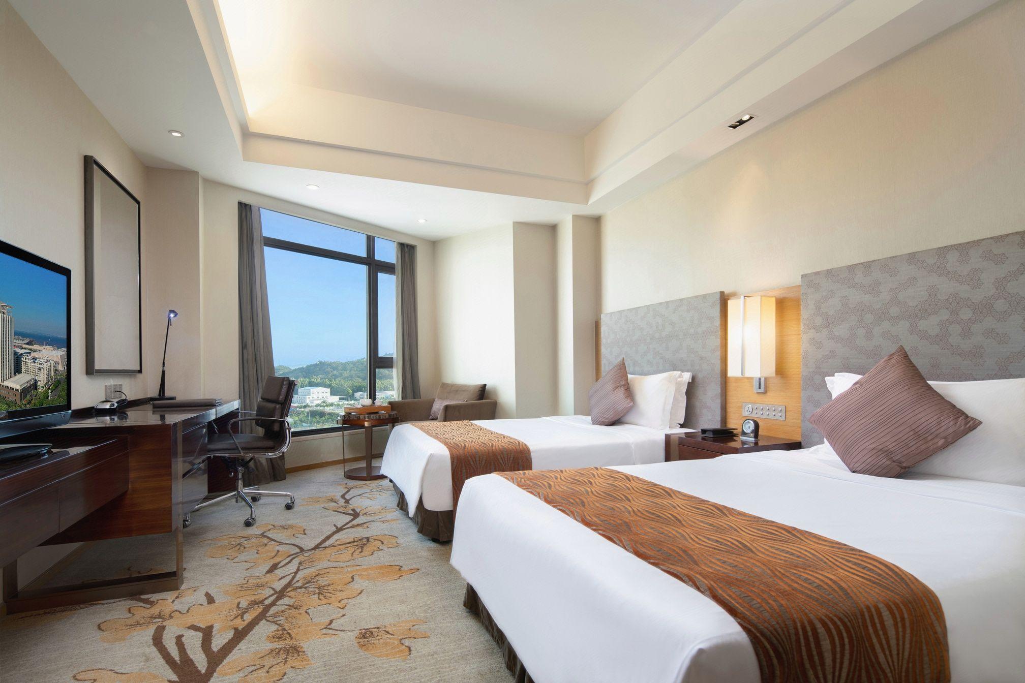 Elegant, 2 Double Beds, City View