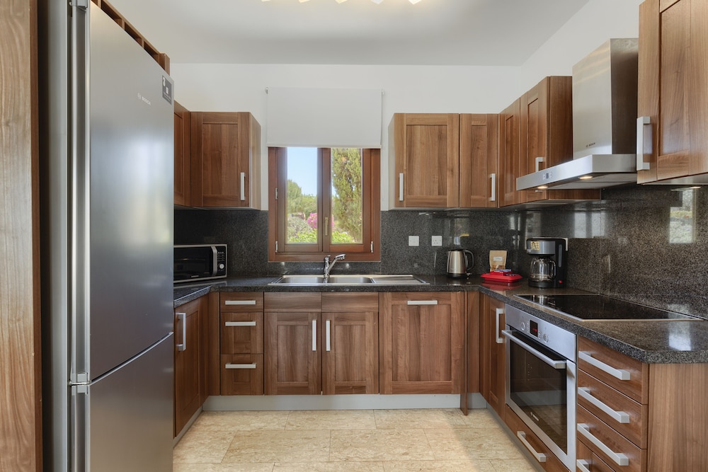 Aphrodite Hills Rentals - Superior Villas 8/50