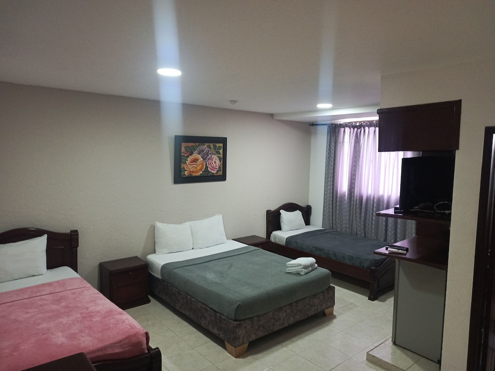 Hotel Suite Dorado 24/55