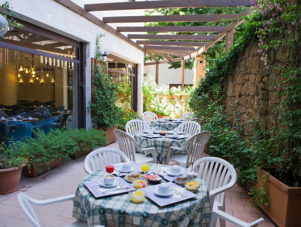 Hotel La Pergola 41/48