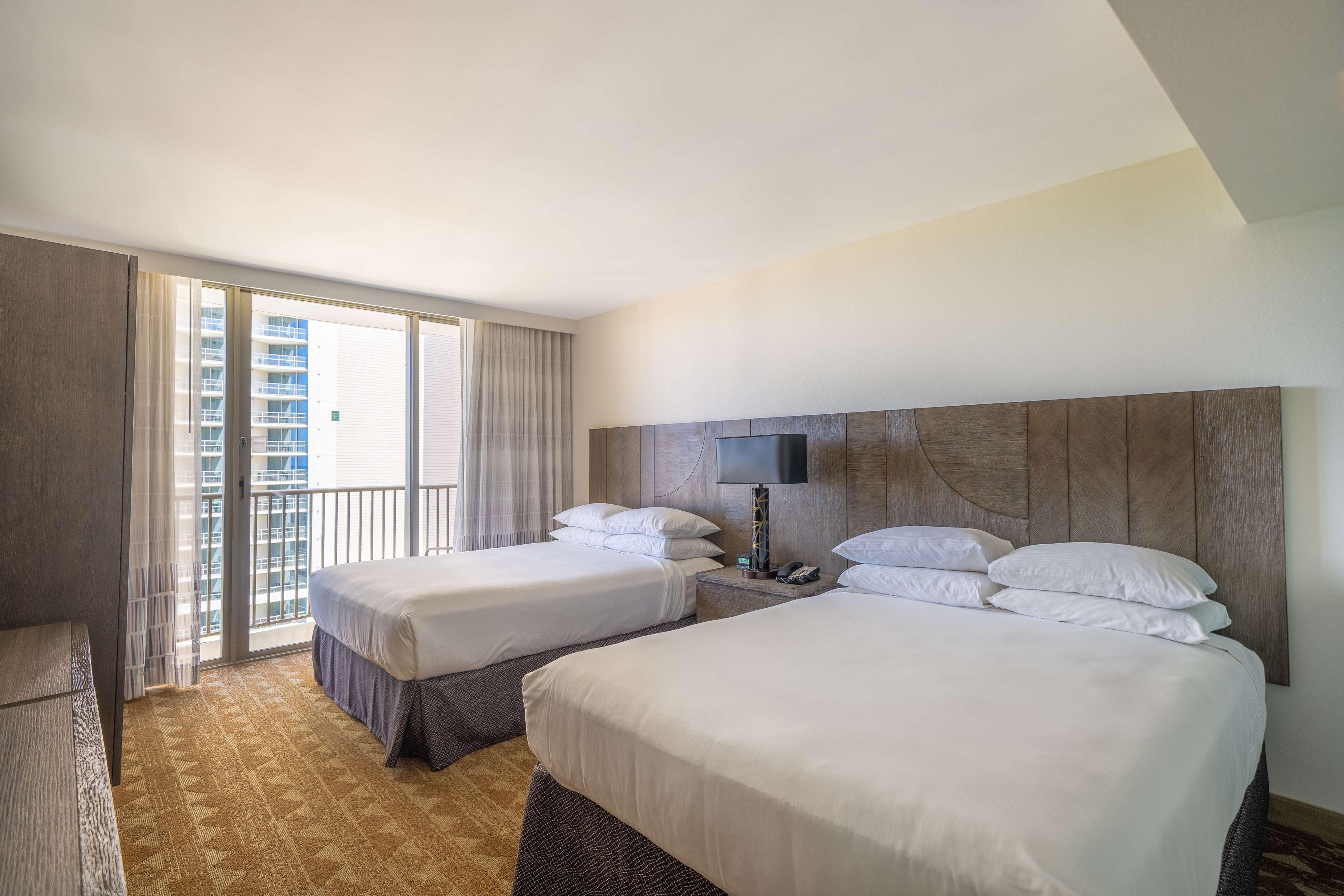 Room, 2 Queen Beds, Waikiki View, Accessible