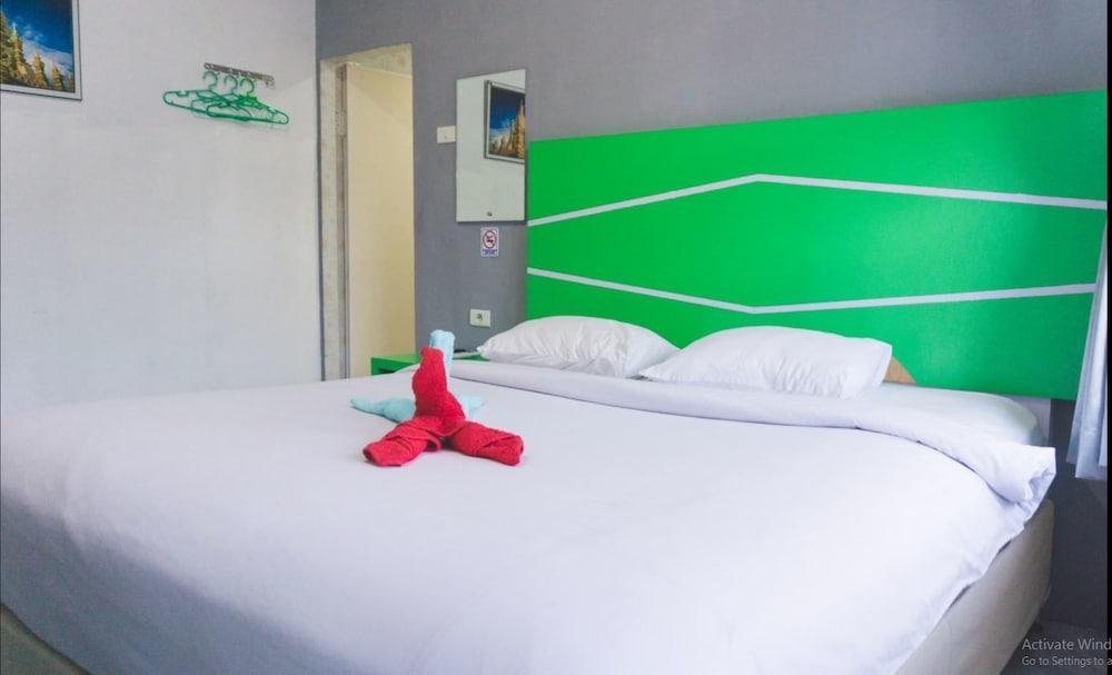 ROOM, DOUBLE OR TWIN BED, PRIVATE BATHROOM