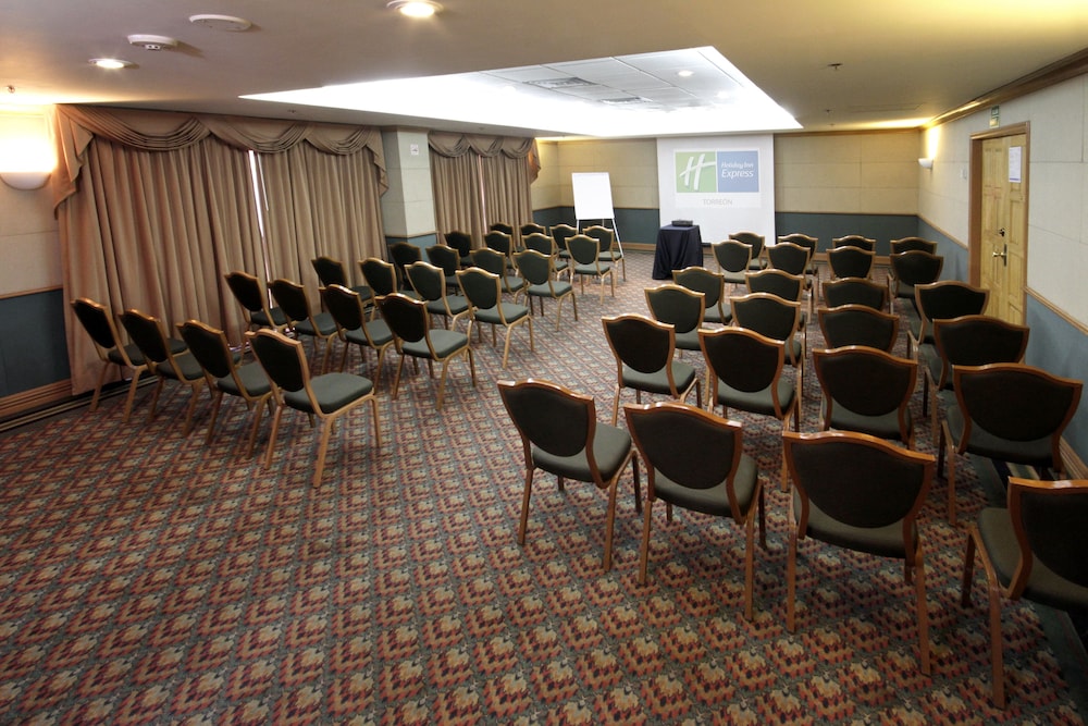 Holiday Inn Express Torreon 51/69