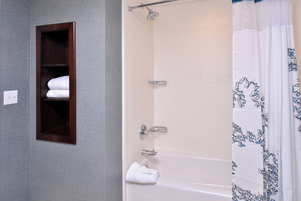 استوديو بسرير كينج مع أريكة، Residence Inn Cedar Rapids South 4/4
