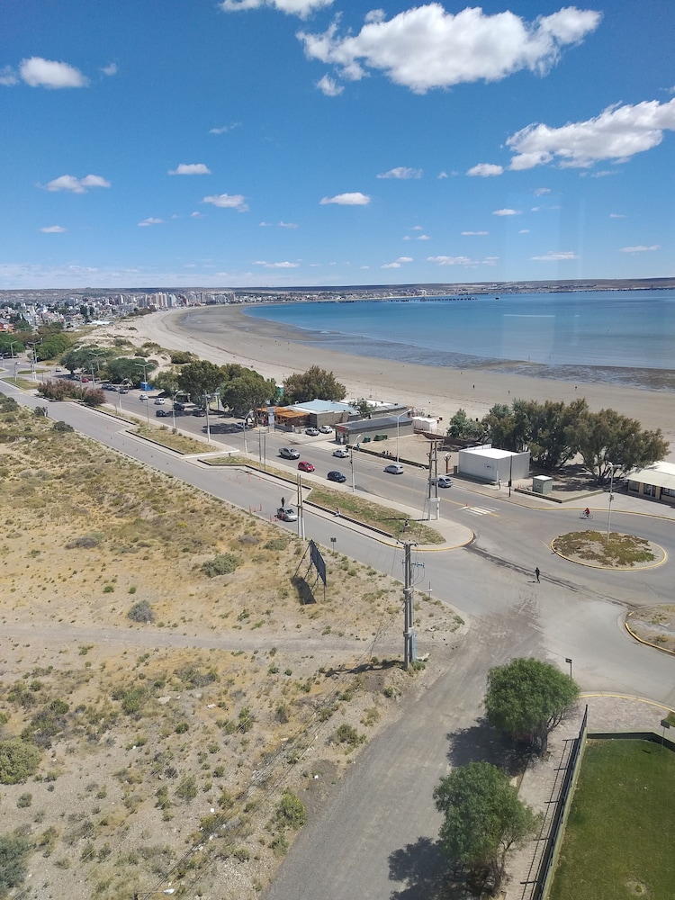 Rayentray Puerto Madryn Hotel 36/42
