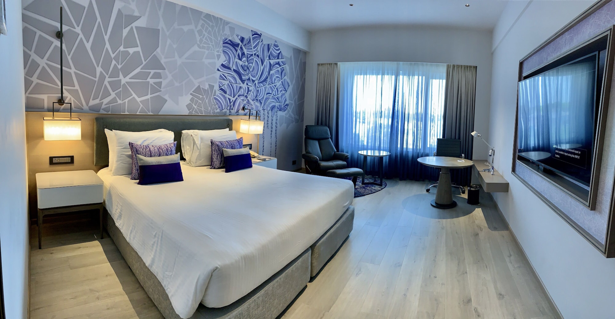 Deluxe, Queen Bed, City View