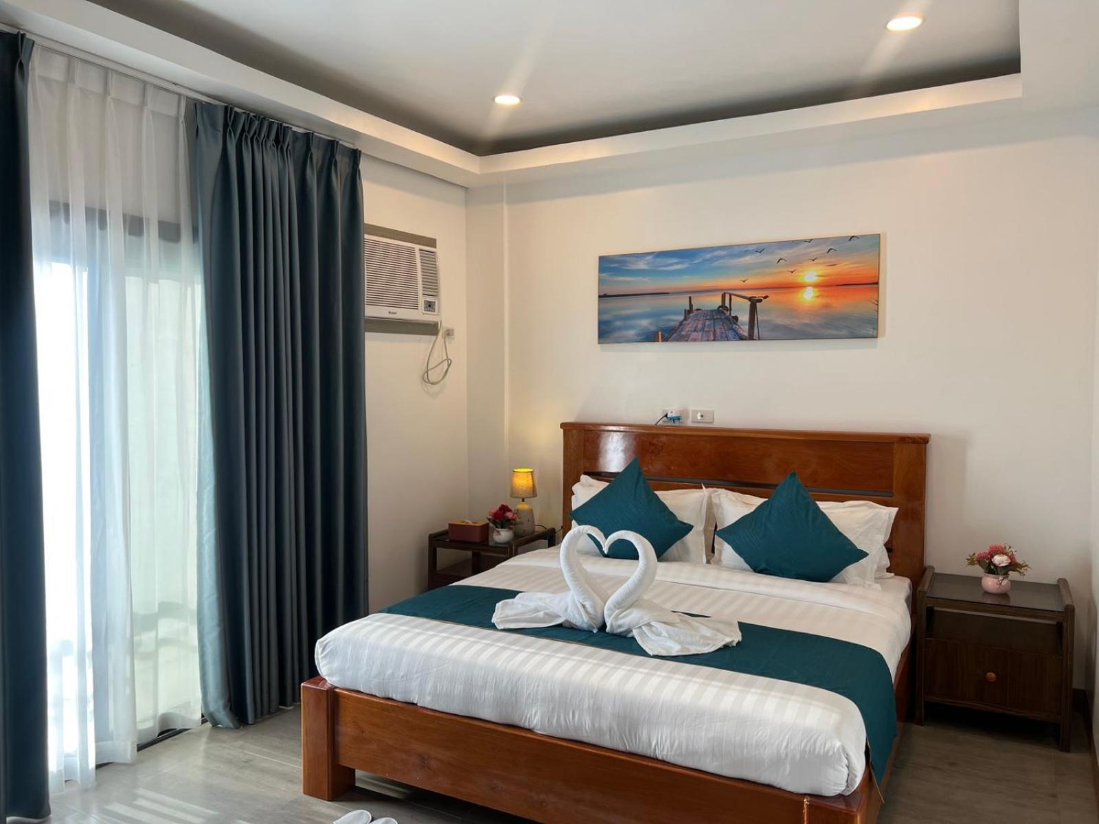 Ocean Star Hotel Coron 16/50