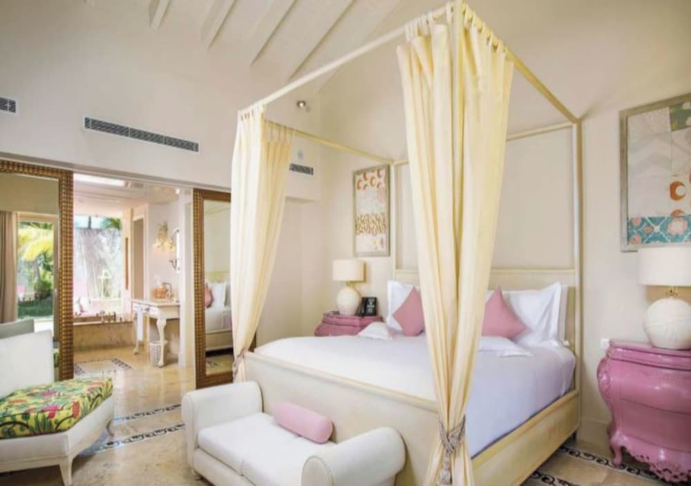 Pool, Family Suite, Luxury, King Bed, Bunk Bed