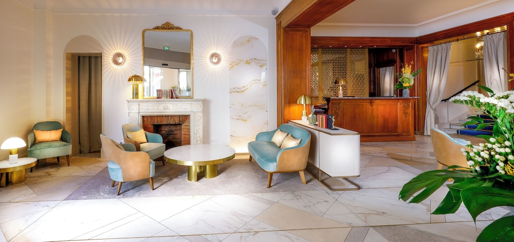 Lobby at HOTEL CLARIDGE, PARIS