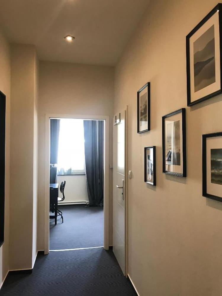 Hamburg Room 25/50