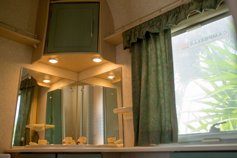 Samui Caravans 26/50