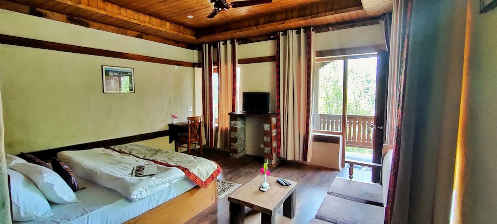 HERITAGE VILLAGE RESORT 18/77