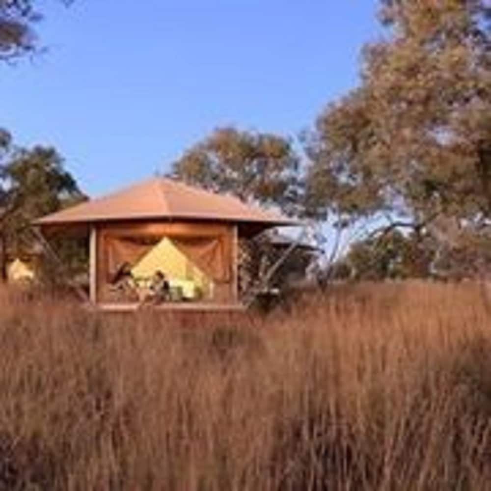 KARIJINI ECO RETREAT. 11/63