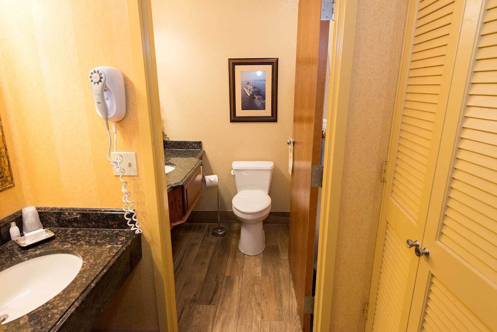 Fulton Steamboat Inn 22/79