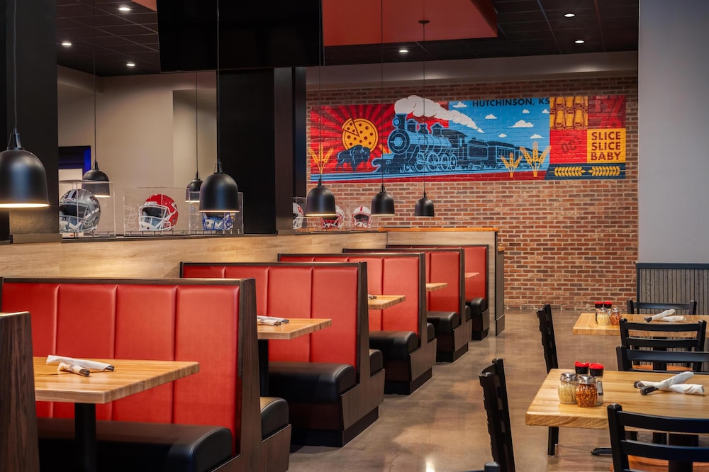 Hilton Garden Inn Hutchinson 37/47