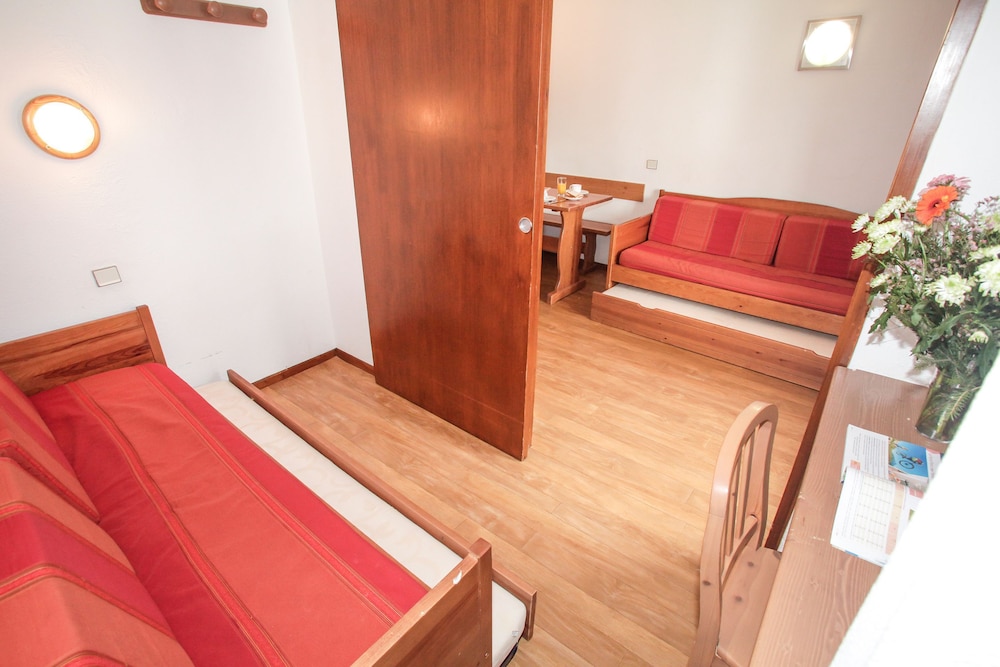LE HAMEAU DU BORSAT 5/50