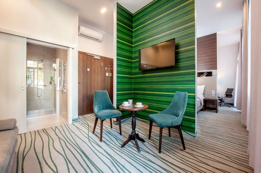 Plaza Boutique Hotel 45/68