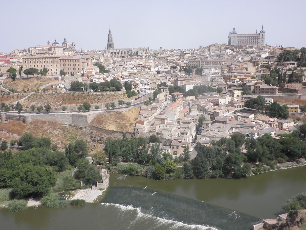 Hostal Toledo 39/50