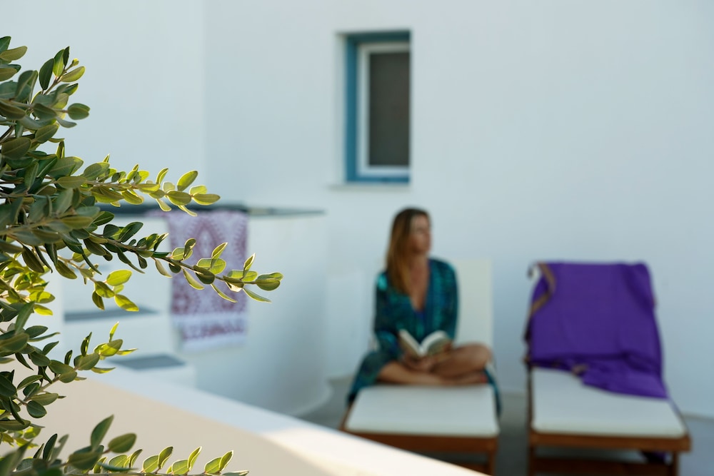 ATHIRI HOTEL 1/50