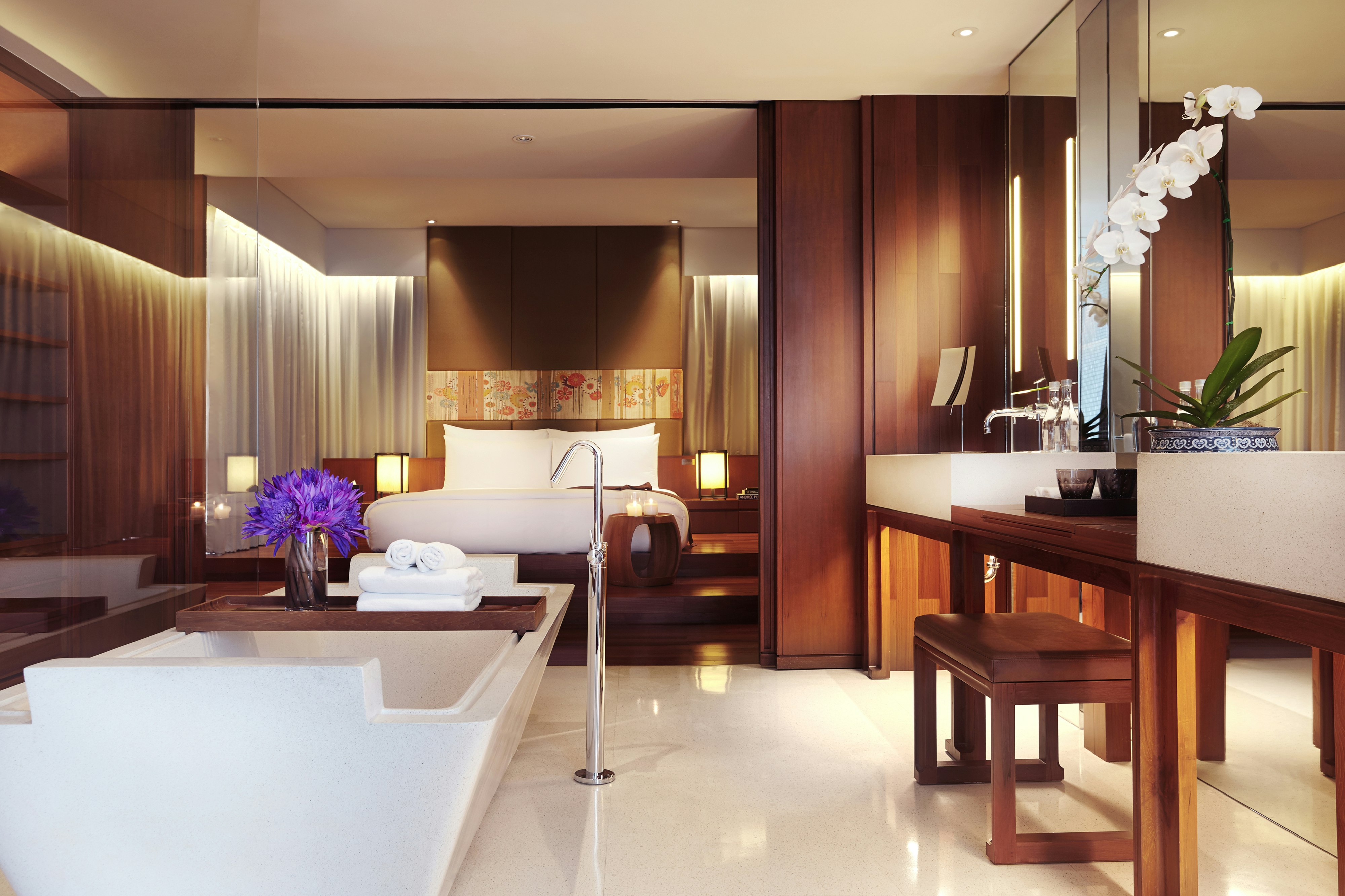 HANSAR BANGKOK 30/83