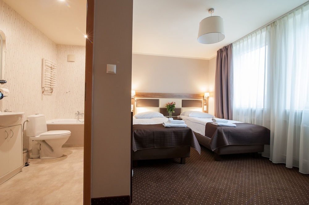 Hotel Diament Zabrze 22/66