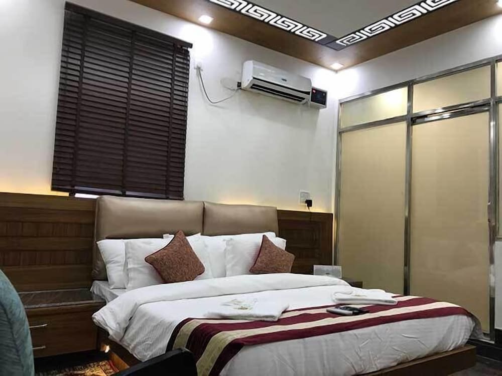 Hotel Stay At Green View 12/47