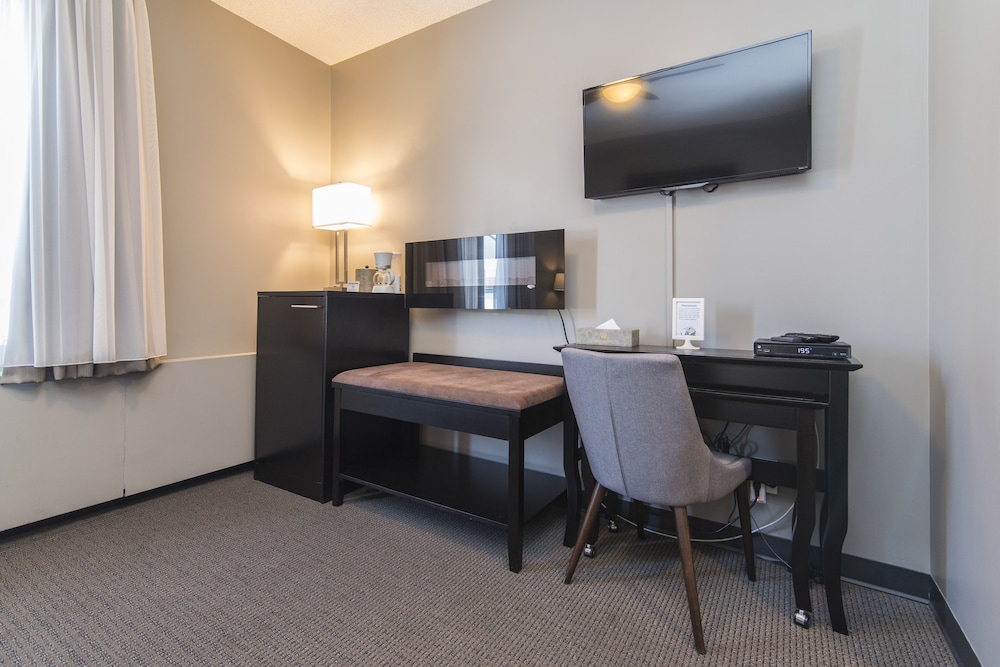 King Edward Hotel 41/55