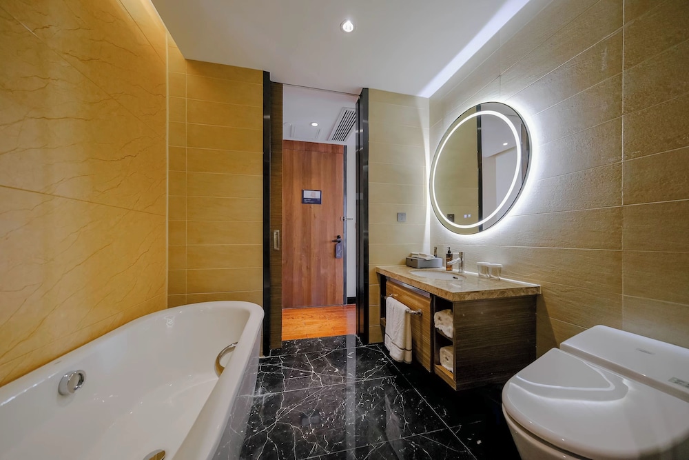 Shanghai International Tourist Resort Fuyi Hotel 51/55