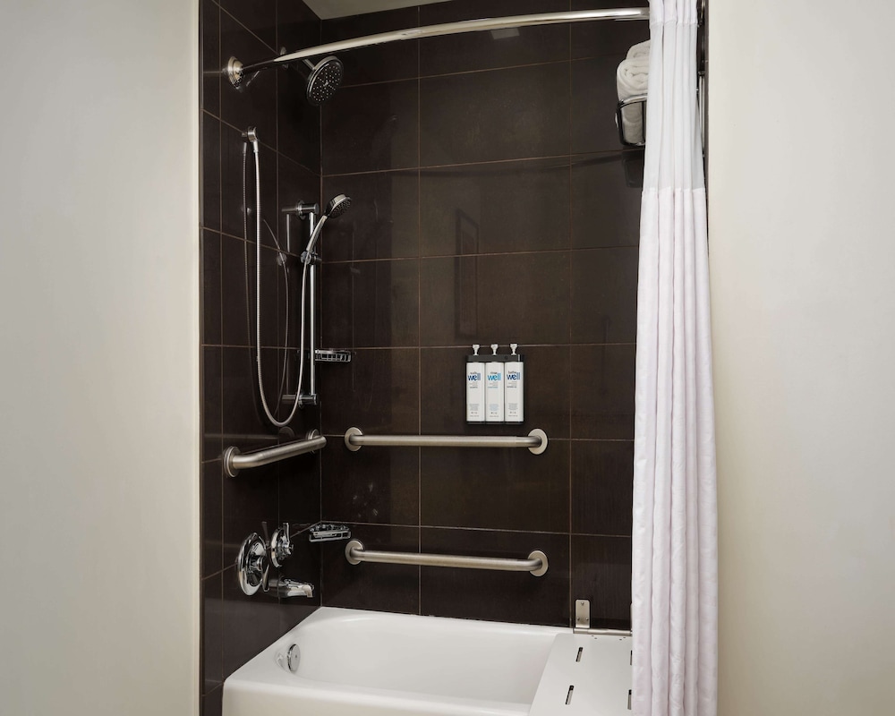 Hyatt House Atlanta Downtown 48/50