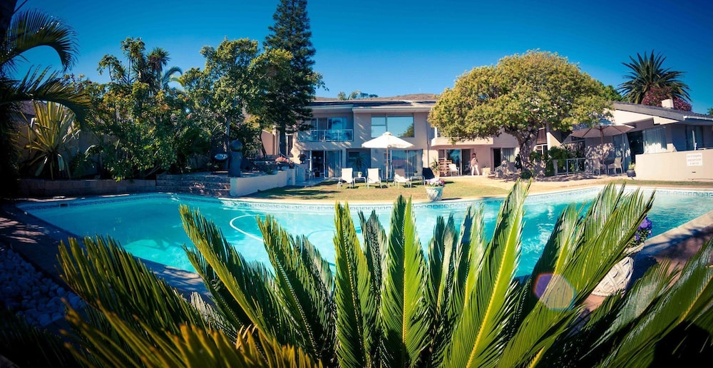 Capo Cabana Guesthouse 12/20