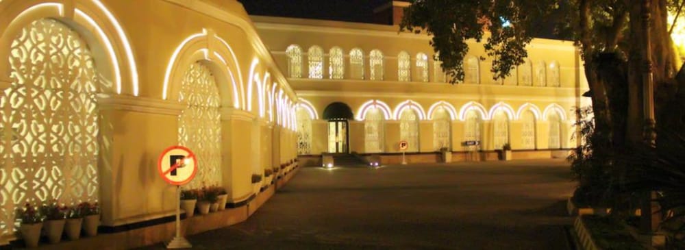 Faletti’s Hotel 61/68