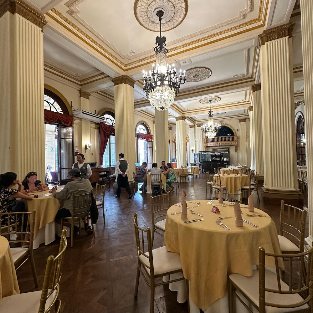 Gran Hotel Bolivar 40/50
