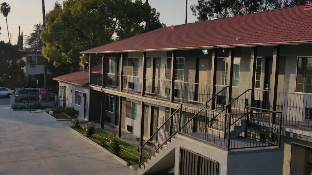 Jewel City Inn 1/30