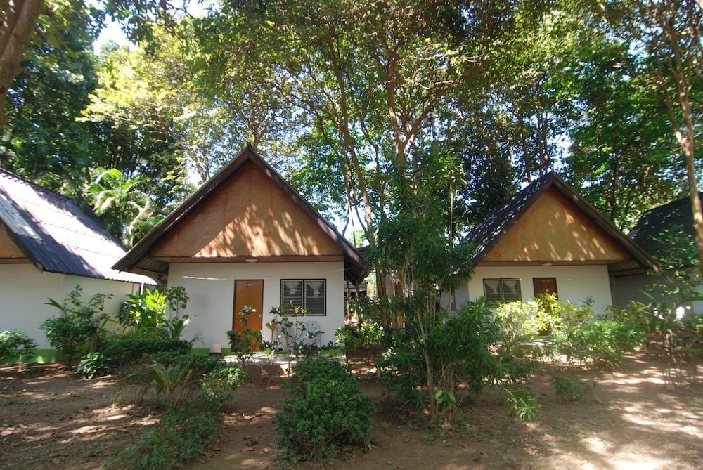 LANTA CORAL BEACH RESORT 3/50