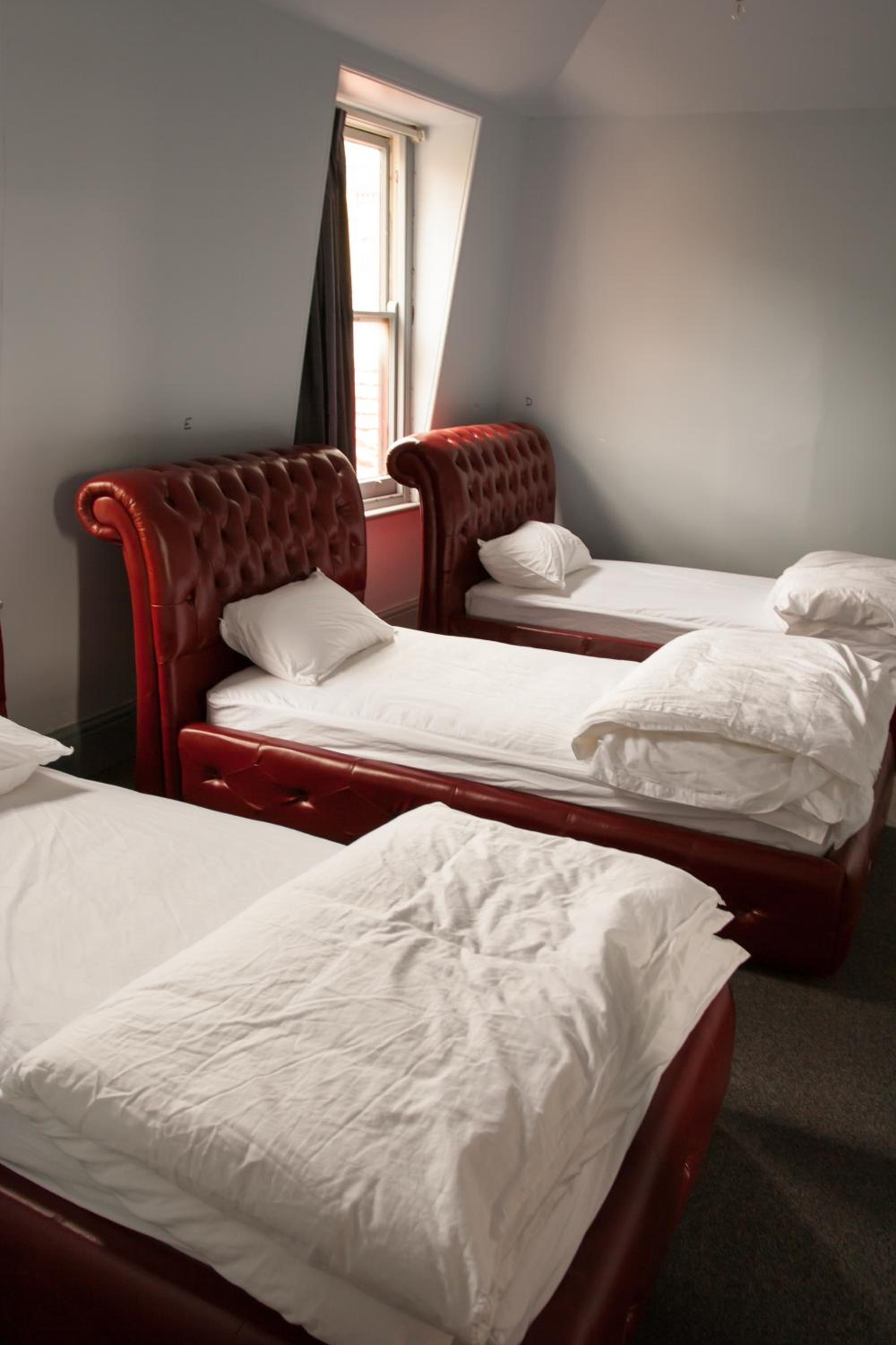 Female Dorm, Female Only, 6 Beds