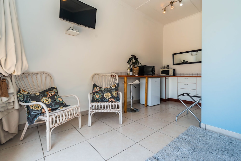 Melkboomsdrift Guest House 20/50