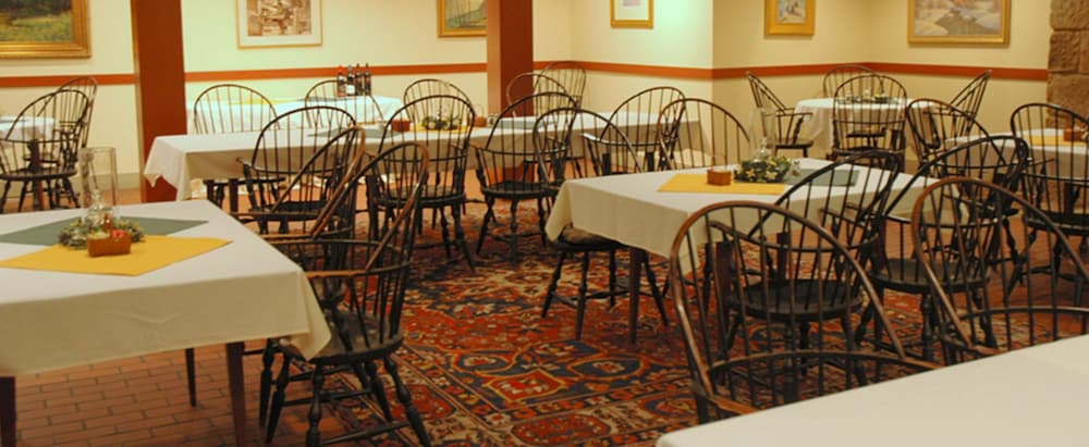 Artists Colony Inn Restaurant 34/50