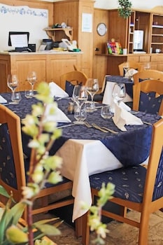 Everest Hotel 37/41