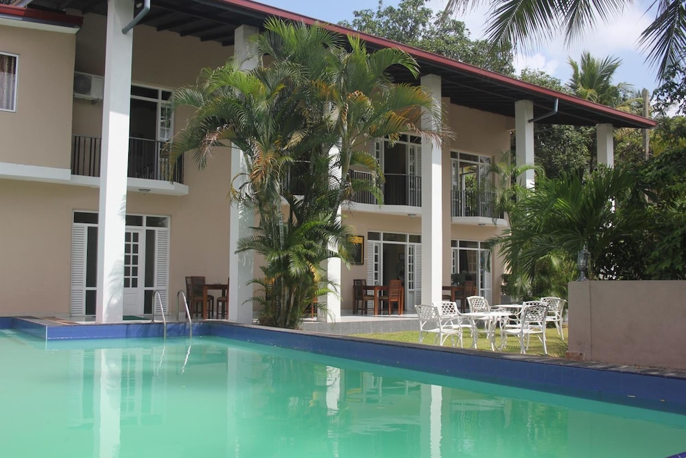 Grand 7 Hotel Thalawathugoda (ex Seven Eleven Hotel) 7/43