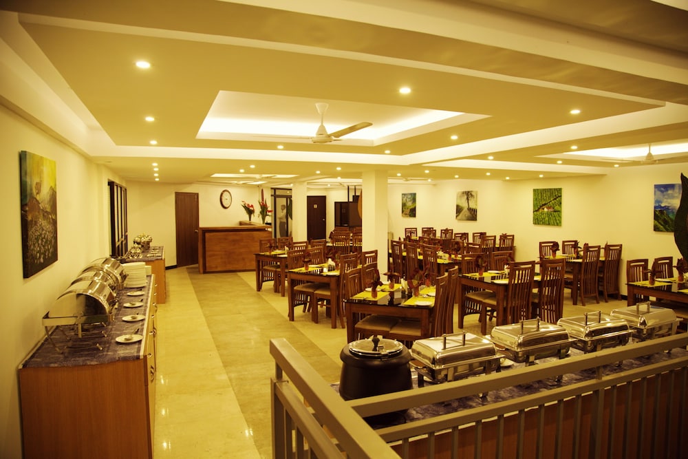 The Munnar Queen 24/33