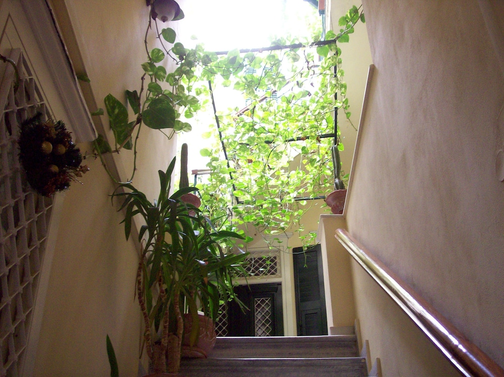 En Ermoupoli 46/50