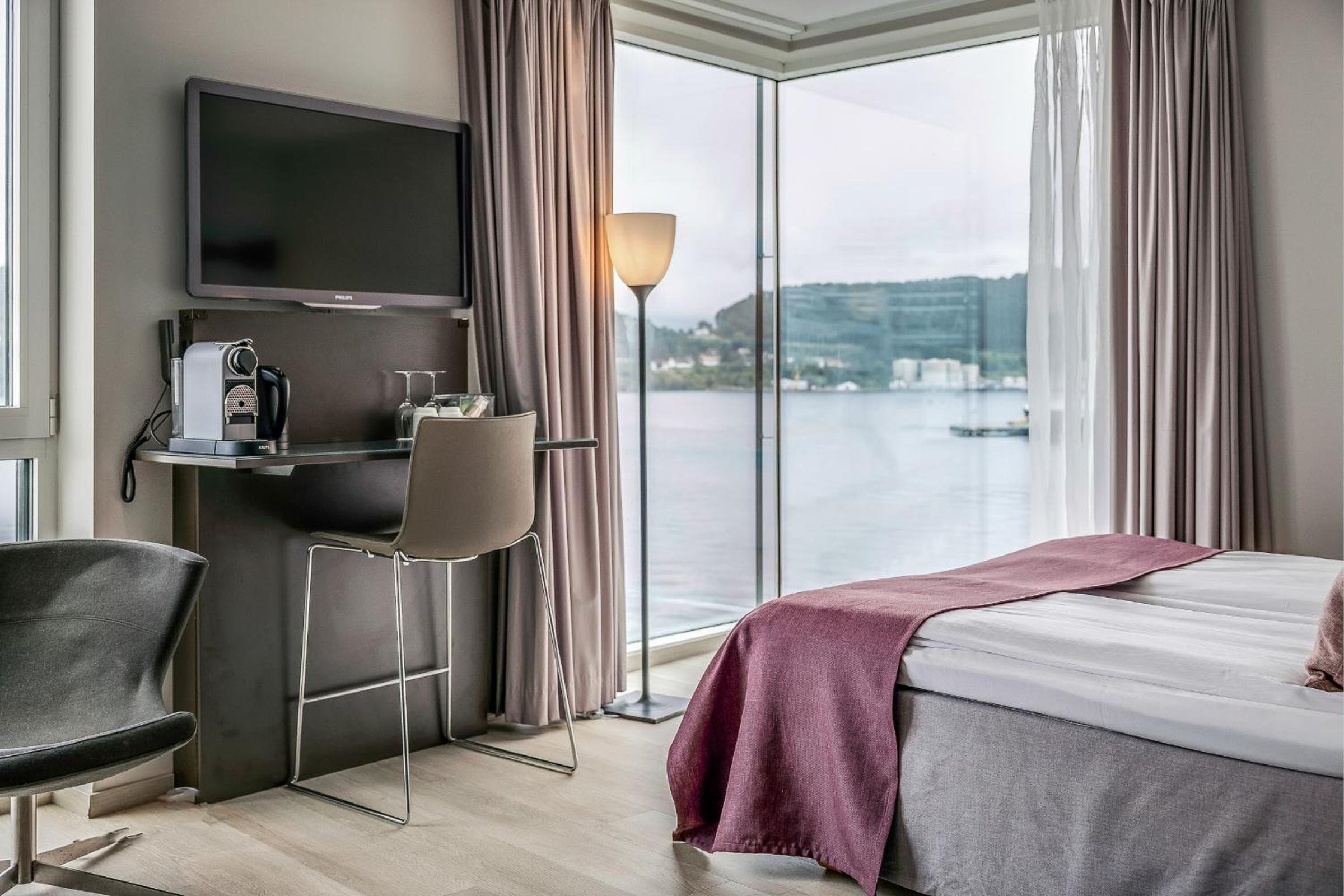 جناح جونيور بإطلالة على البحر، QUALITY HOTEL WATERFRONT 2/4