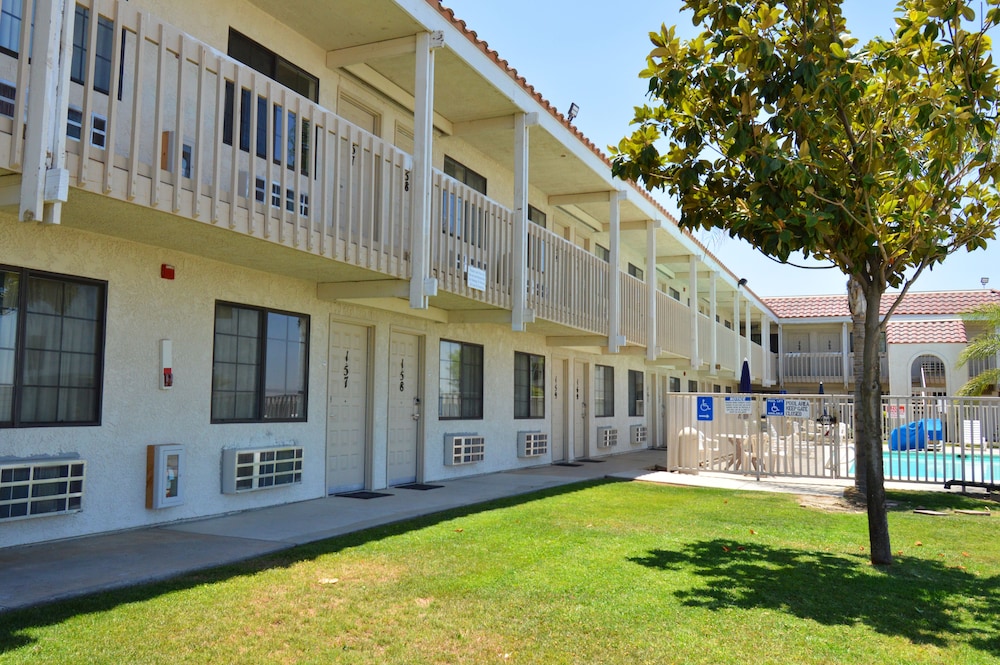 Vagabond Inn Buttonwillow North I-5 6/39