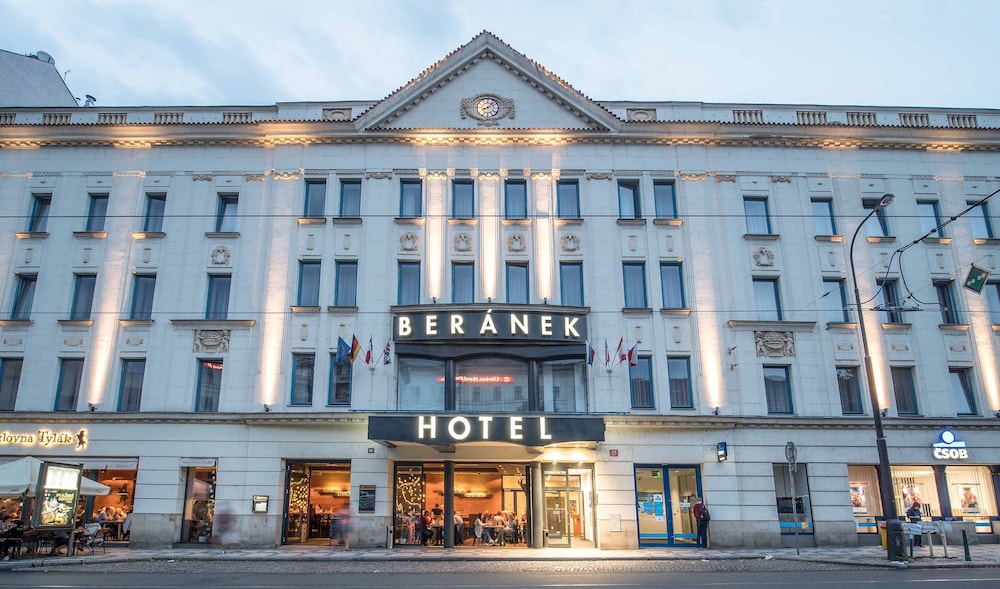 Beranek Hotel 2/64