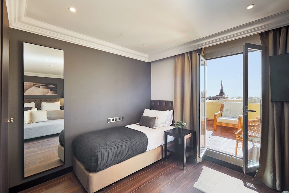 ROOM, TRIPLE, TERRACE