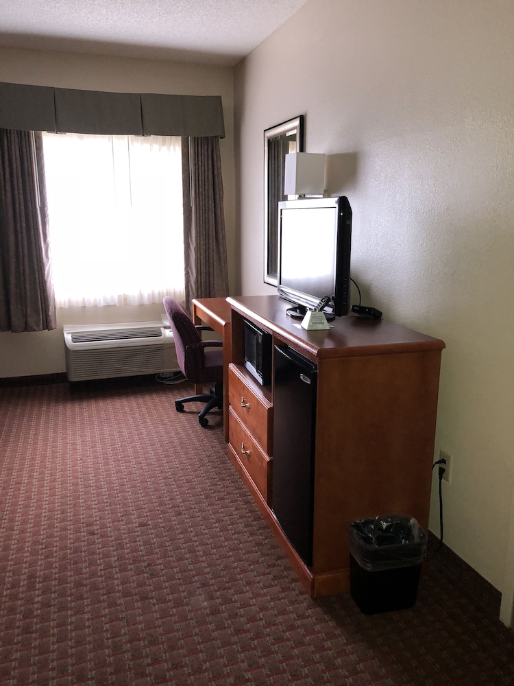 Best Western Ellisville Inn 32/43
