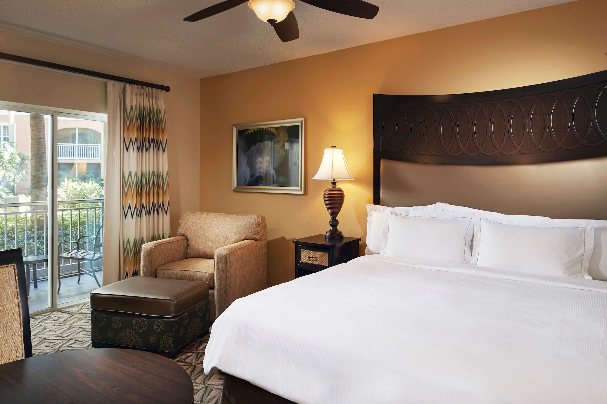 2 BEDROOMS, SUITE, 2 KING BEDS, KITCHEN