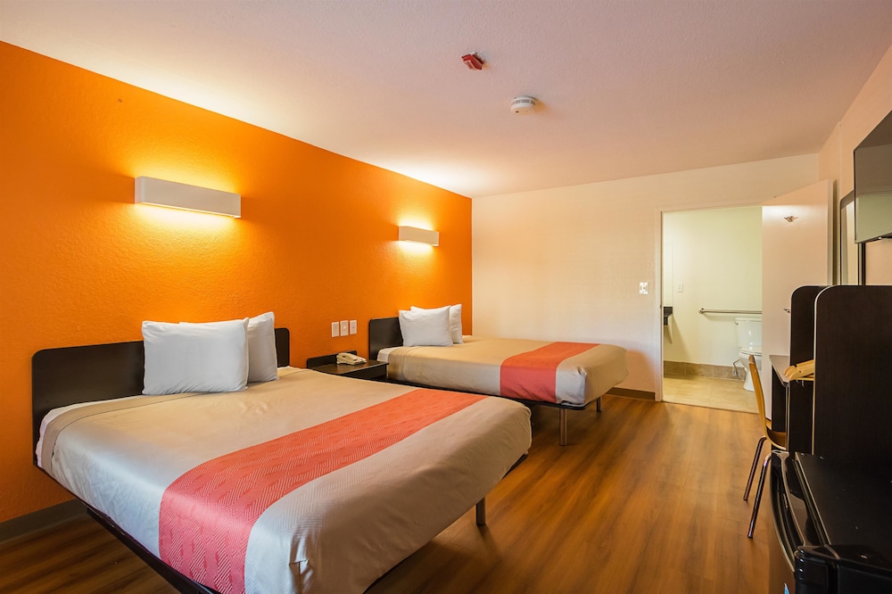 Motel6 Savannah, GA - Midtown 26/44